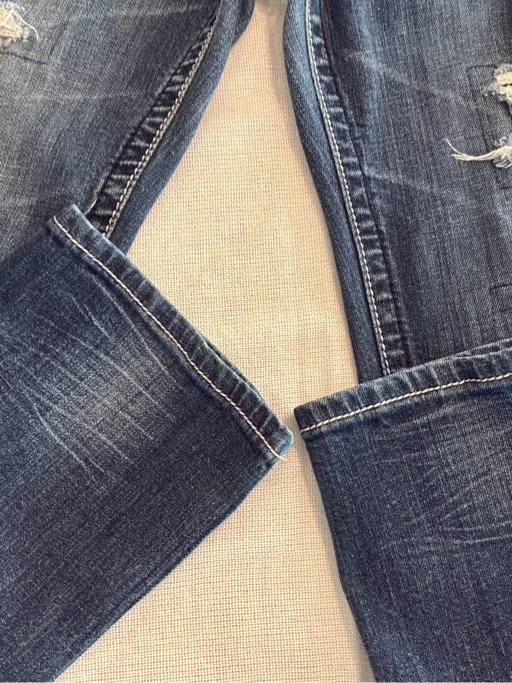 Miss Me distressed jeans with white contrast, stitching size 30 straight leg - Picture 6 of 8
